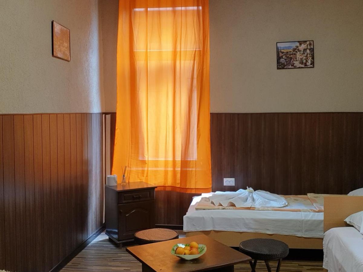 Km!Sofia - Стаи За Гости Exteriör bild