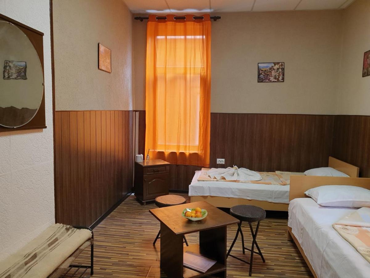 Km!Sofia - Стаи За Гости Exteriör bild